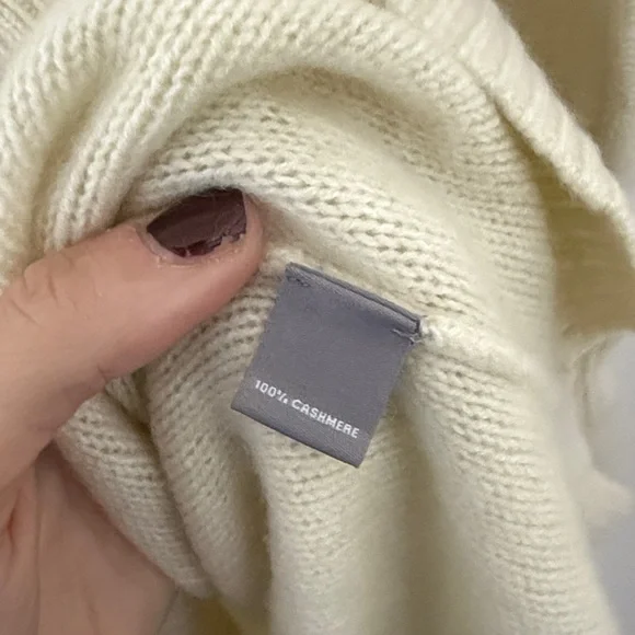 Neiman Marcus Cream Sweater - Picture 3 of 4